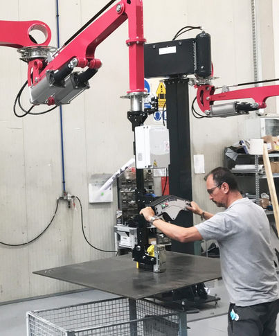 Pneumatischer Manipulator - MAGNETO - FAMATEC - mit Hubmagnet / für Rollen / Umschlag