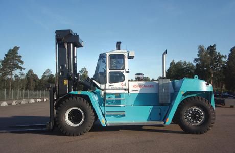 Gabelstapler mit Verbrennungsmotor - SMV series - Konecranes - Sitz / für Materialumschlag / 4 Räder