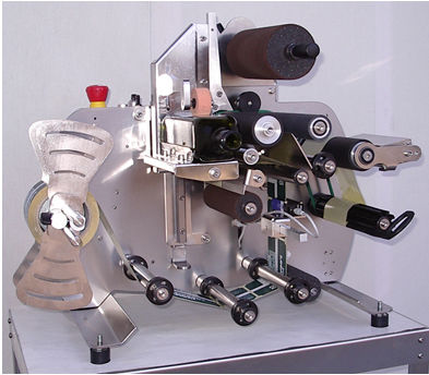 Halbautomatische Etikettiermaschine - IC Filling Systems LTD - für Flaschen / für selbstklebende Etiketten