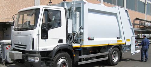Hecklader-Müllwagen - EMS Machinery - Diesel / Verdichtern
