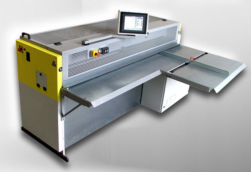 Wellkartonmaschine - EASYMATIC  - SOLARCO Machinery, s.r.o. - mit gleichmäßigen Schlitzen / halbautomatisch