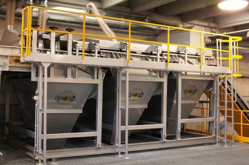 Trockensiebungs-Siebmaschine - BMCR SRL - für Recyclingprodukte / Vibration / für Schüttgut