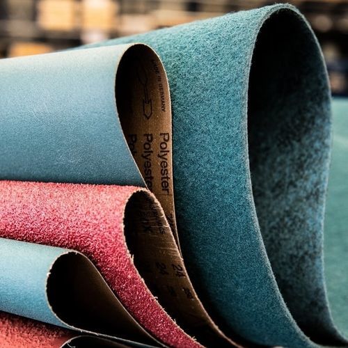 Vlies-Schleifband - ARKU Maschinenbau GmbH - für Metall / zur Endbearbeitung