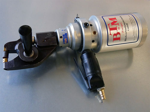 Pneumatische Clinch-Handzange - ULG SN6 - BTM Europe Blechverb. GmbH