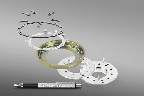 Zusammenbau für die Automobilindustrie - ST Stanztechnik GmbH - für Industrieanwendungen / Großserien / ISO 9001