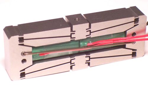 Linearer Piezoaktor - 80 -  2000 µm - DSM - verstärkt