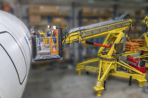 Festinstallierte Teleskoparbeitsbühne - CTI Systems S.à r.l. - für Industrieanwendungen / für die Luftfahrt