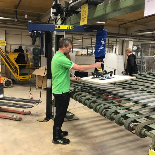 Säulenschwenkkran - TAWI - 360° / mit Knickarm / für Hubanwendungen