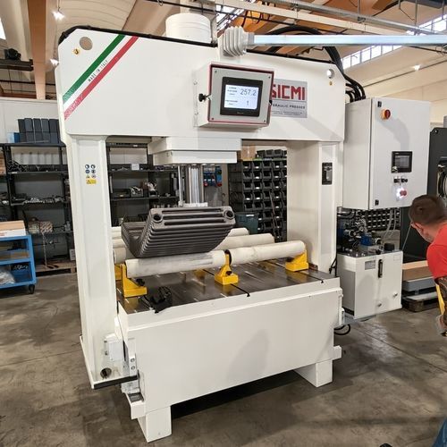 Hydraulische Presse - PMM 150 MC - SICMI - Biege / Portal / PLC-gesteuert