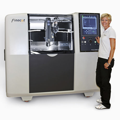 Schneidemaschine / feinschmirgelnder Wasserstrahl - Finecut™ WMC 500 II - Finepart Sweden AB - für Gummi / für Metall / für Holz