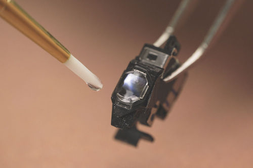 LED-härtender Klebstoff - LED405Med - Master Bond - Polymer / für Glas / Einkomponenten