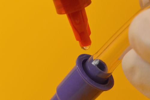 Epoxid-Klebstoff - UV15DC80Med - Master Bond - für Metall / Einkomponenten / Viskosität