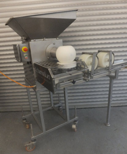 Fleischportioniermaschine - TVM 002 - Schomaker Convenience Technik GmbH - automatisch