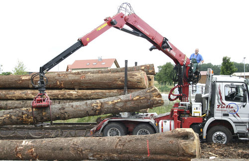Gelenkausleger-Holzladekran - 2850S series - Hiab - LKW-montiert