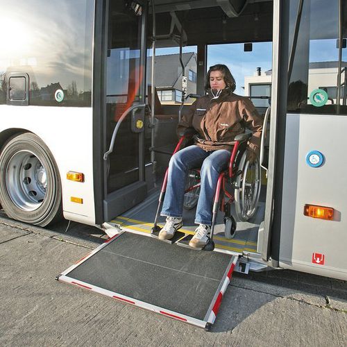 Seitenmontierte Ladebordwand - MBB MEDIRAMPE - Palfinger - für Rollstühle