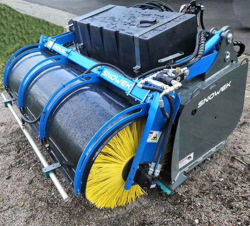 Kehrmaschine für Traktor - H series - Snowek Trombia - The future of road sweepingwww.snowek.fi - für Kompaktlader / für Lademaschinen / hydraulisch