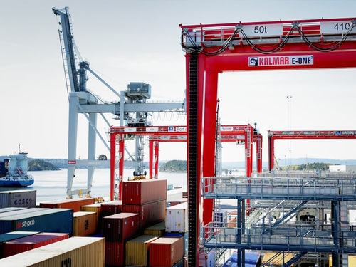 Automatisierter Portalkran - Kalmar - mit Gummireifen / für Container