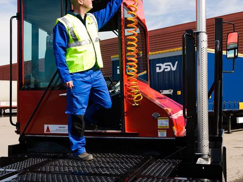 Dieselschlepper - 800 Nm | TT612d - Kalmar - Sitz / Hafen