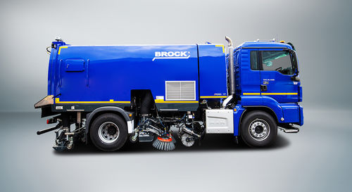LKW-montierte Kehrmaschine - VS7  - BROCK Kehrtechnik GmbH - hydraulisch / Straßen / Staub