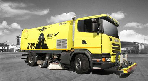 LKW-montierte Kehrmaschine - RWS - BROCK Kehrtechnik GmbH - Diesel / Straßen