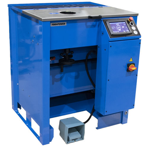 Crimpmaschine für Muttern - NC20 - Lillbacka Finn-Power - automatisch / hydraulisch