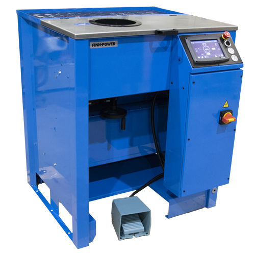 Crimpmaschine für Muttern - NC40 - Lillbacka Finn-Power - automatisch / hydraulisch