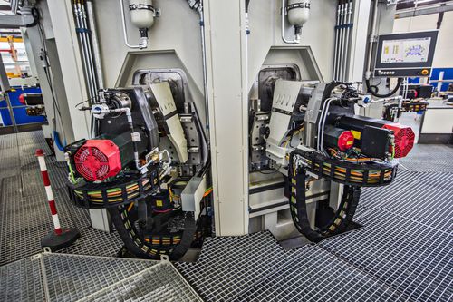 CNC-Bearbeitungszentrum / 3-Achs - Riello Macchine Transfer - vertikal / 8 Werkzeuge