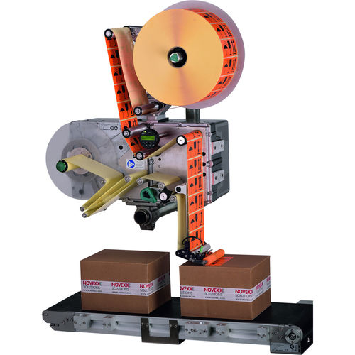 Automatische Etikettiermaschine - ALS 30X - Novexx Solutions GmbH - für Flaschen / für Verpackung / für Chemikalien