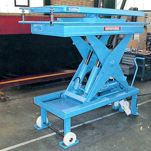 Mobile Scherenarbeitsbühne - AHT - HYWEMA - Josef Schwahlen GmbH & Co.KG - hydraulisch / Innen- und Außenbereich / kompakt