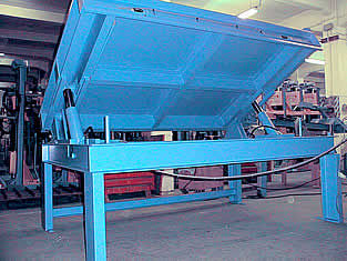 Kippplattform - HYWEMA - Josef Schwahlen GmbH & Co.KG