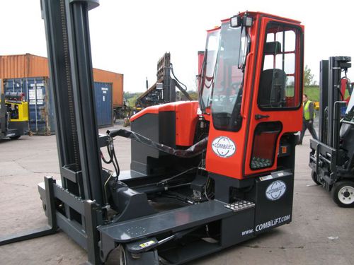 Elektrischer Seitenstapler - COMBI C4000EN-12 - AMLIFT - für enge Durchgänge / multidirektional / mit Treibgasmotor Superelastik
