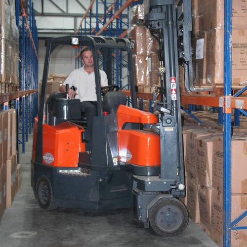 Elektrischer Gabelstapler - Aisle Master AM 20 SE - AMLIFT - Sitz / für enge Durchgänge / Lager