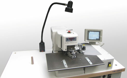 Kettenstichnähmaschine - S-4001 ISBH Indexer SM - AMF Reece CR, s.r.o. - für Hemdenmanschetten / Knopfloch / stationär