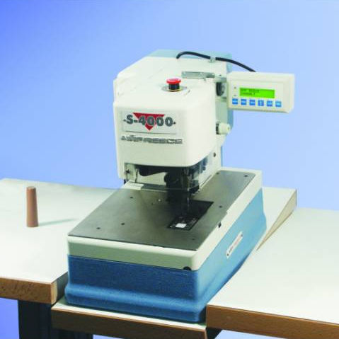 Kettenstichnähmaschine - S-4000 LT - AMF Reece CR, s.r.o. - Gewebe / stationär / elektronisch