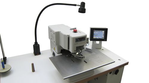 Kettenstichnähmaschine - S-4002 ISBH - AMF Reece CR, s.r.o. - Gewebe / Knopfloch / stationär