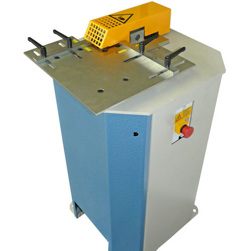 Halbautomatische Stanzmaschine - AMK - Schwartmanns Maschinenbau GmbH - elektrisch / für Blech / Ausklink