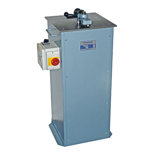 Motorisierte Bördelmaschine - BM 1 - Schwartmanns Maschinenbau GmbH - runde Teile
