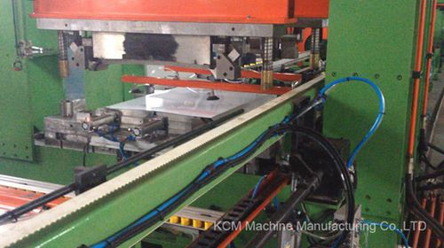 Profilieranlage für Türplatten - KCM Machinery Manufacturing - automatisch / Stanzen