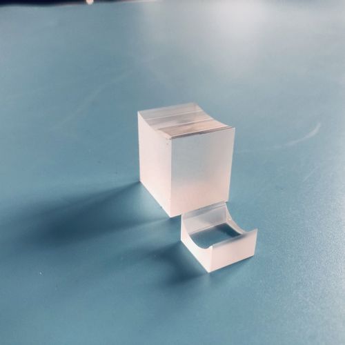Zylindrische Linse - YT-272 - Changchun Yutai Optics Co., Ltd. - plankonvex / plankonkav / aus BK7-Glas