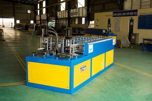 Profiliermaschine für Rollladen - AMECO INDUSTRIAL JOINT STOCK COMPANY - automatisch / feststehend