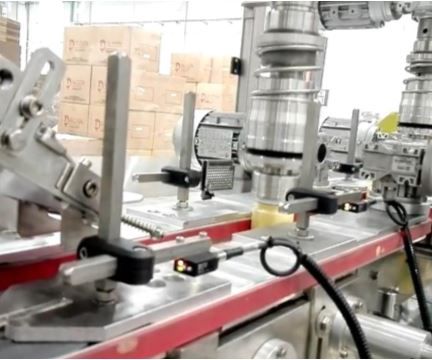 Lineare Schraubverschlussanlage - Sapli - Dreh / automatisch / für Pflanzenschutzmittel