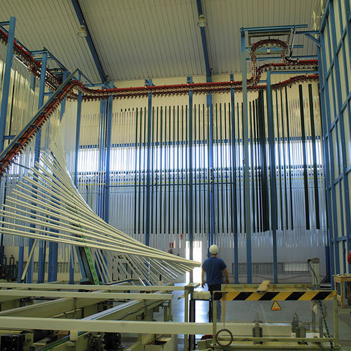 Vertikaler Pulverbeschichtungsanlage - EXTRUSIONES DE TOLEDO S.A. - automatisch