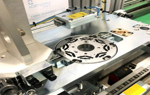 Automatische Einpressmaschine - HANWHA MACHINERY