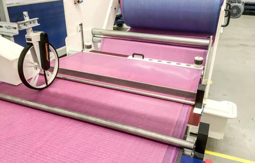 Cutter-Schneidemaschine - GUNNAR AG - für Kunststoffe / für Karton / für Fußleiste