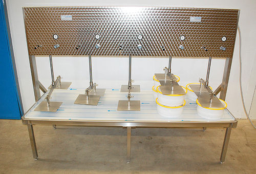 Vertikale Käsepresse - C. van't Riet Dairy Technology BV - pneumatisch