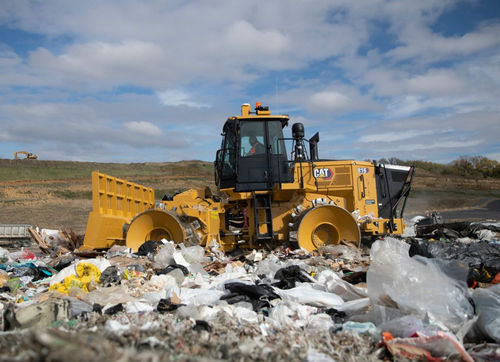 Mittelgroßer Bagger - 816 - Caterpillar Equipment - auf Raupen / Diesel / für Mülldeponie