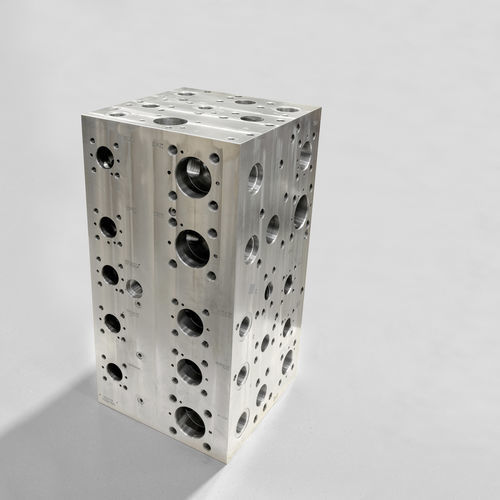 Mehrweg-Verteilerblock - EUROFLUID HYDRAULIC SRL - Gusseisen / für Hydraulikanwendung / Gewinde