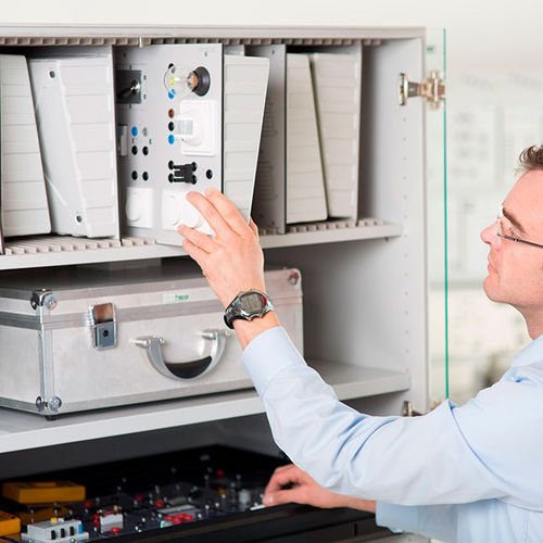 Lagerschrank - hera Laborsysteme GmbH - bodenstehend / Labor