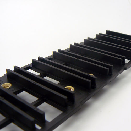 Umspritzen / Für Metalleinsatz - A.G.C. BUSINESS CONSULTING S.A. - Polycarbonat / für Elektronik