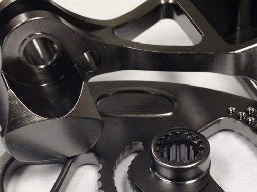 Elektrolytisches Vernickeln - Black  - Pioneer Metal Finishing - Stahl / Aluminium / Kupfer